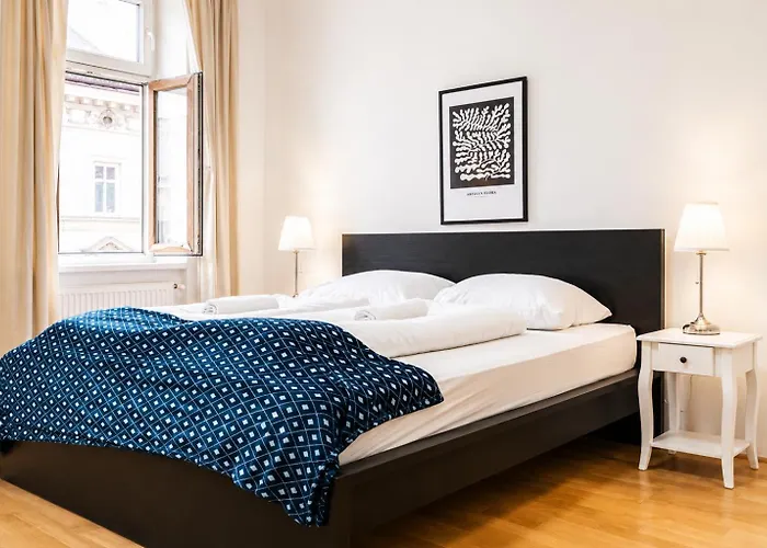 Apartamento Spacious & Elegant 2br Near Wiener Stadthalle