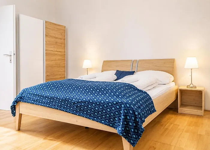 Spacious & Elegant 2br Near Wiener Stadthalle Viena