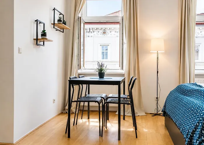 Spacious & Elegant 2br Near Wiener Stadthalle *
