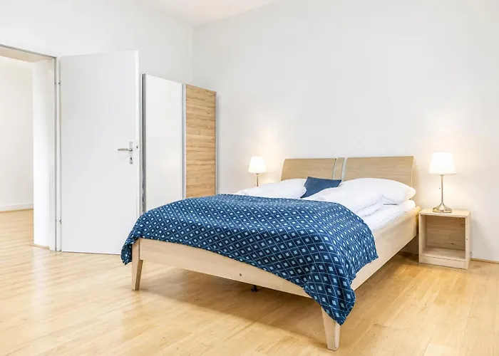 Spacious & Elegant 2br Near Wiener Stadthalle *